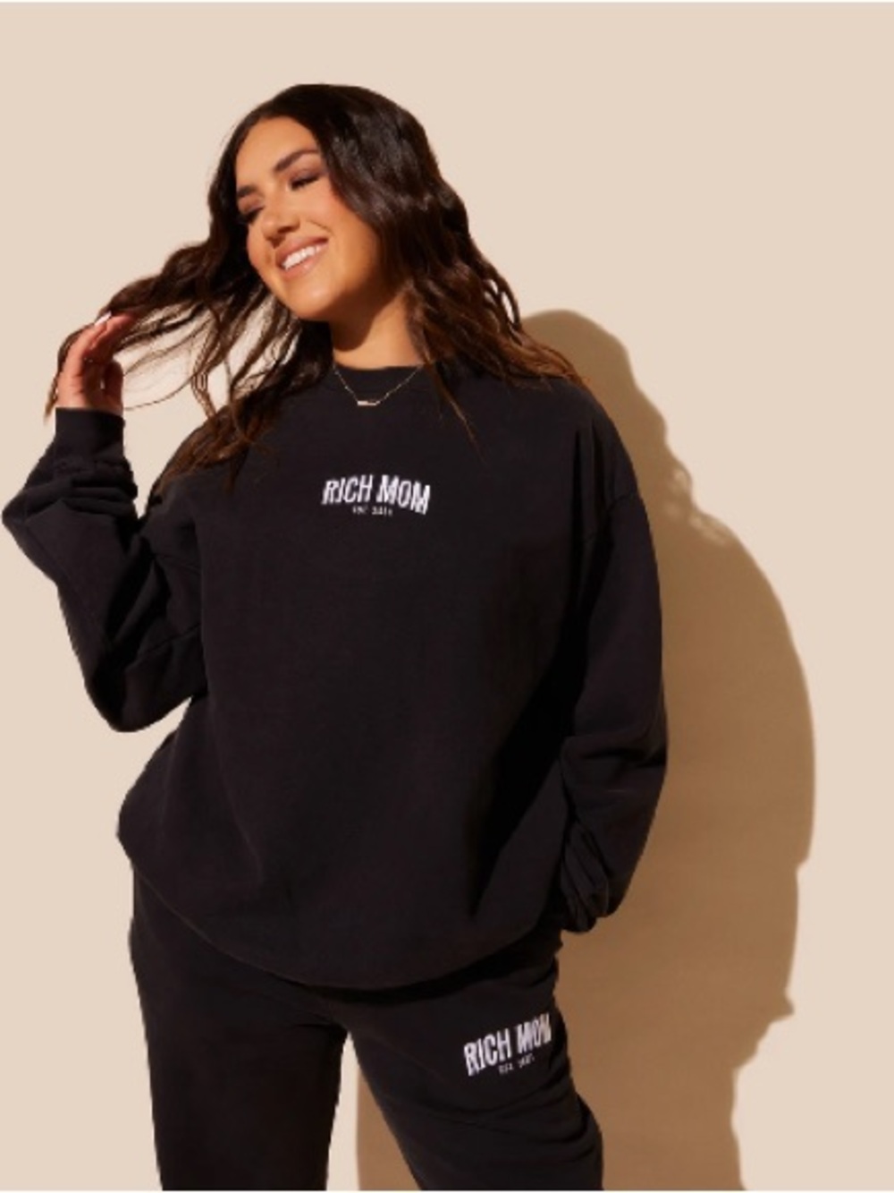 Rich Mom Oversized Women's Crewneck Sweatshirt Black